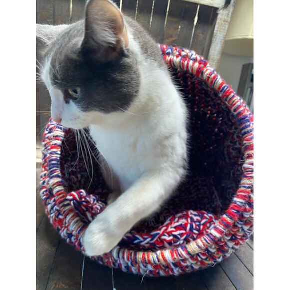 Handmade Crochet Red White Blue Cat Cave Pod Bed Hideaway Warm With Crochet Pad - Picture 1 of 10